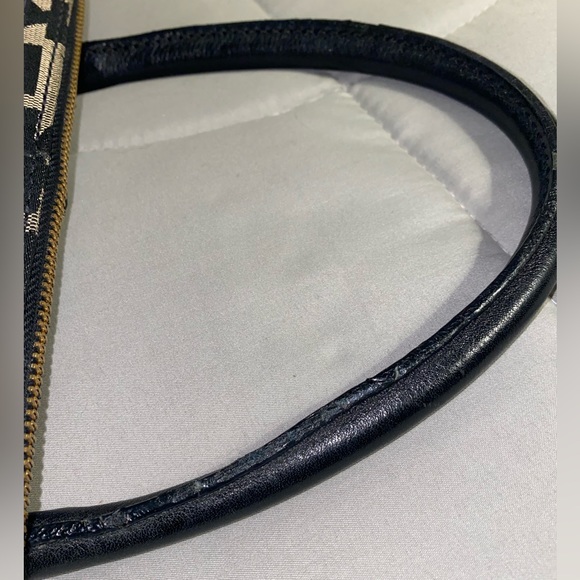 Authentic Michael Kors Satchel - Picture 15 of 16